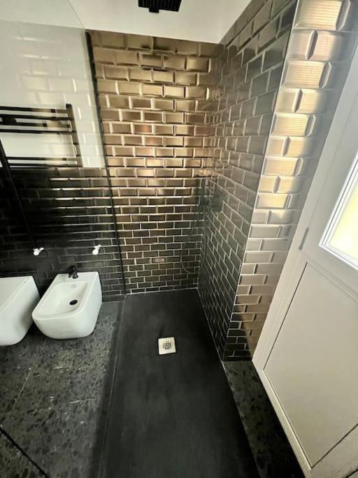 Casa Sassari - Vicino Porta Susa F.S. Турин Екстер'єр фото
